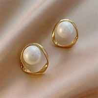 classic geometric irregular shape hollow out metal pearl earrings for woman luxury accessories for korean fashion jewelry g