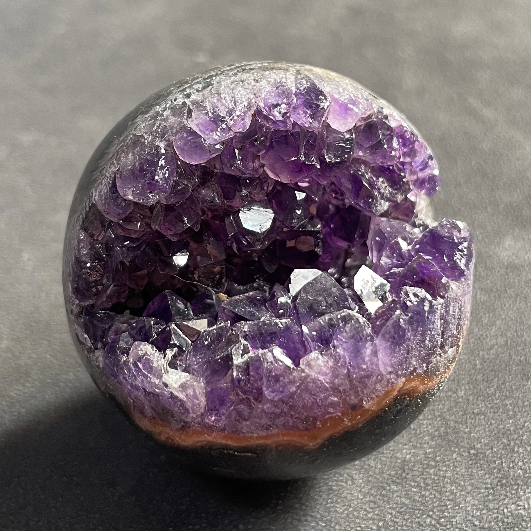 

Аметистовый хрустальный шар