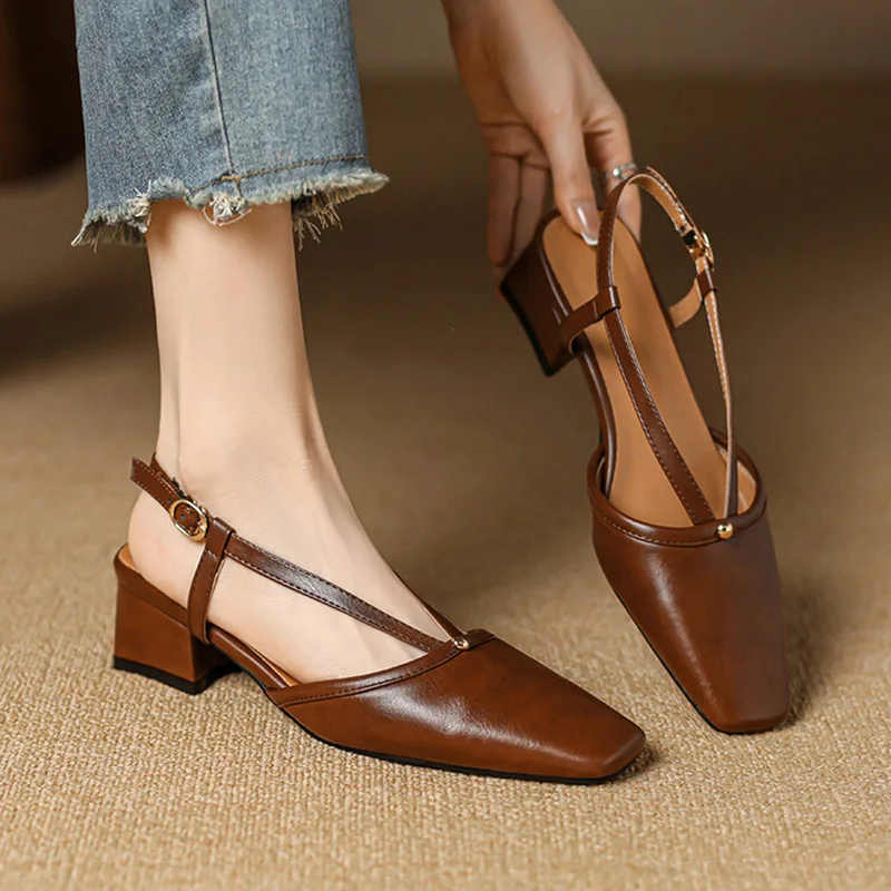 Женская обувь на низком каблуке квадратный носок