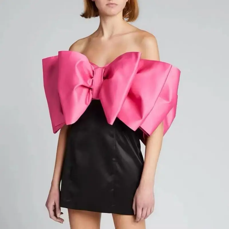 

Платье-мини с большим бантом, без бретелек, с открытыми плечами
