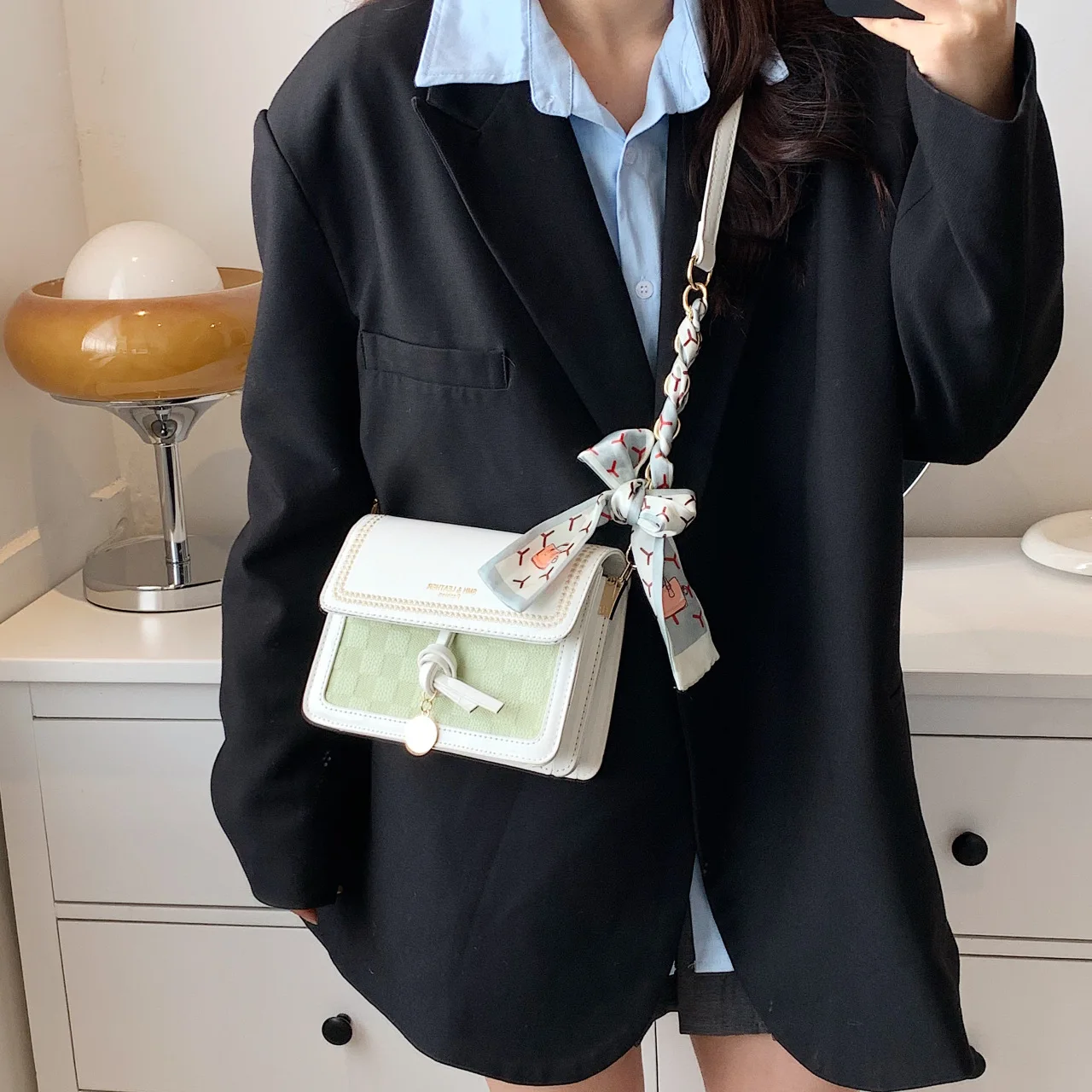 Popular Foreign Style Cream Small Square Bag New Fashion Niche Design Silk Scarf One Shoulder Bag Fresh Sweet Diagonal Span Bag