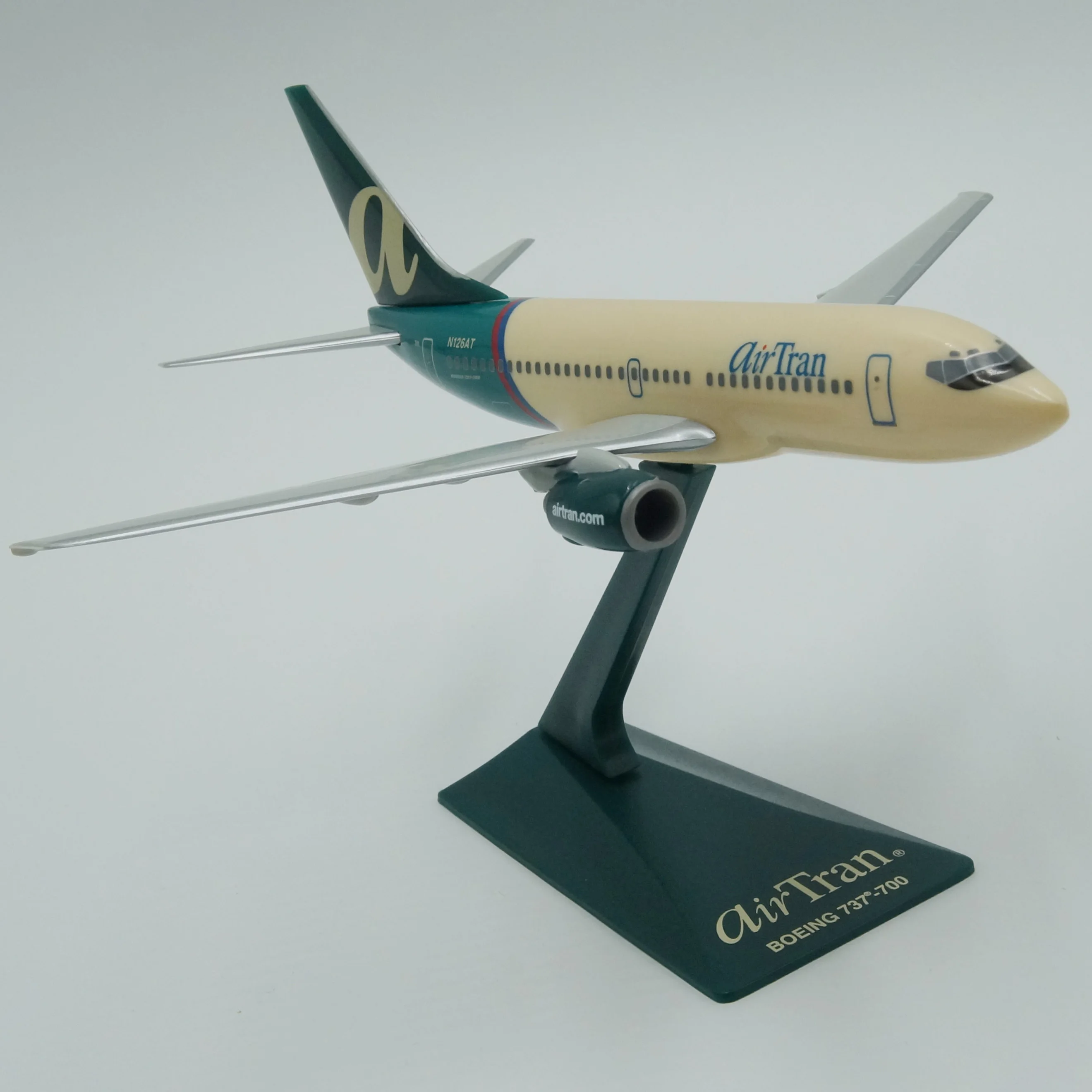 

1:200 Aircraft Model Toy AirTran Airways Boeing 737-700 Replica Collector Edition