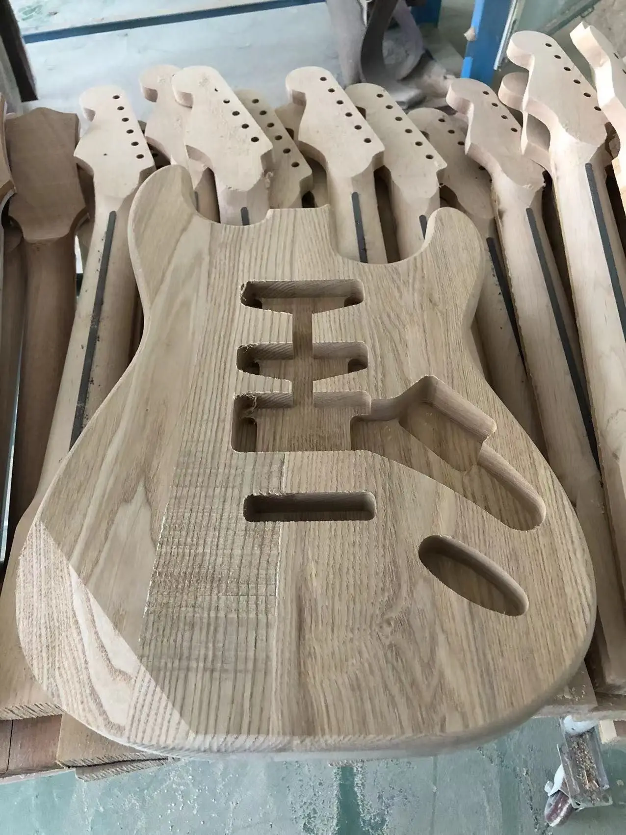 

Unfinished Ash ST Body Electric Guitar Solid Material
