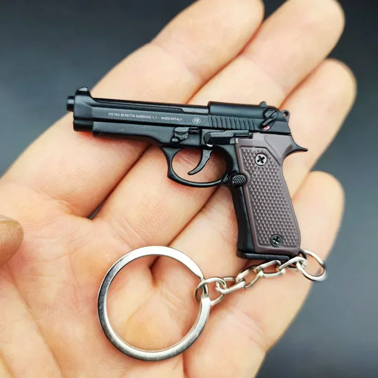 

Для PUBG масштаб 1:4 сплав автомобильный брелок чехол M92 пистолет мини-пистолет металлический брелок подарочное украшение автомобильный брелок