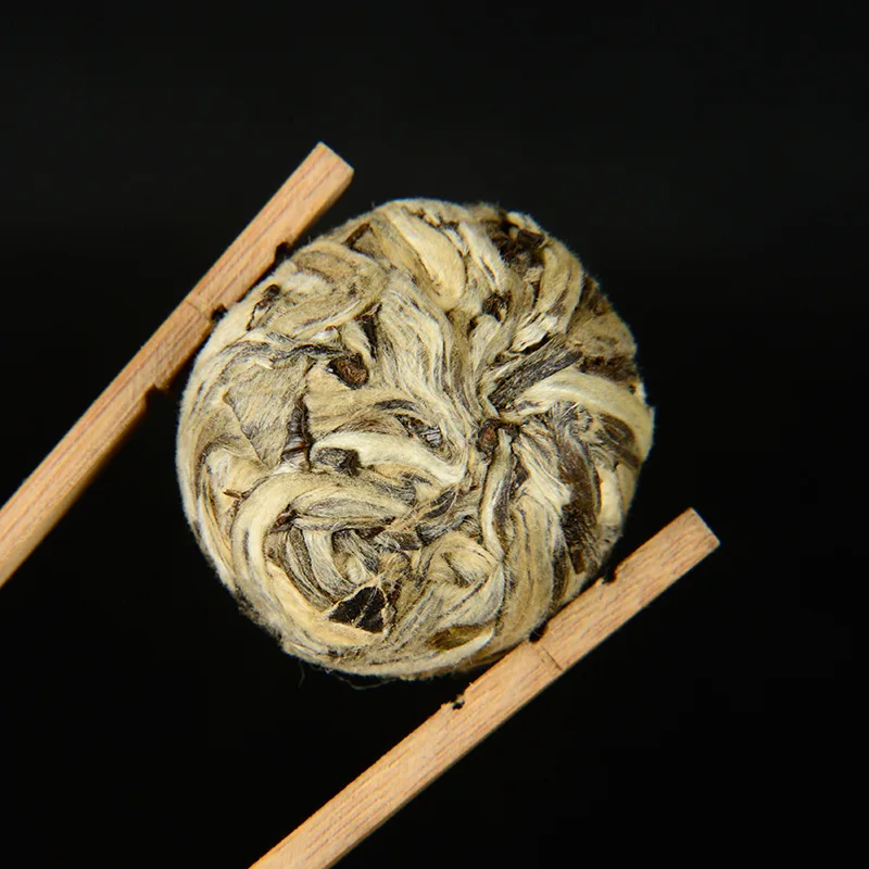 China Single Bud Aged White Tea Da Baihao Longzhu Ancient Tree Moonlight Baituo Silver Needle Health Care Slimming |