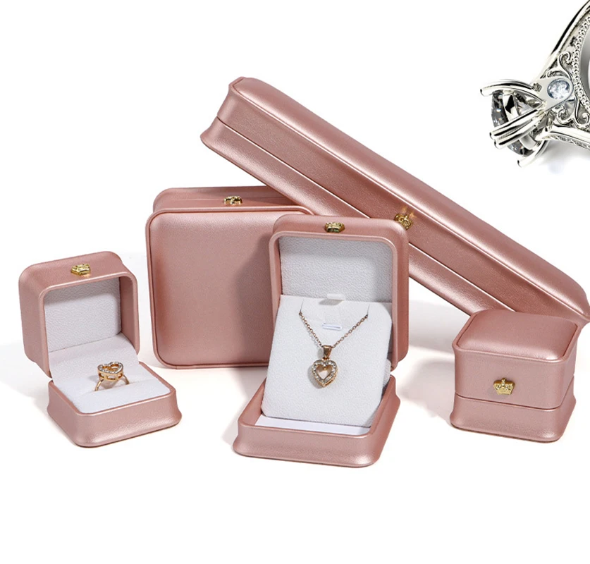 

Jewelry Box For Wedding Proposal Valentine's Day Bracelet Necklace Ring Earrings Organizer Fashion Crown Leather Packaging Box