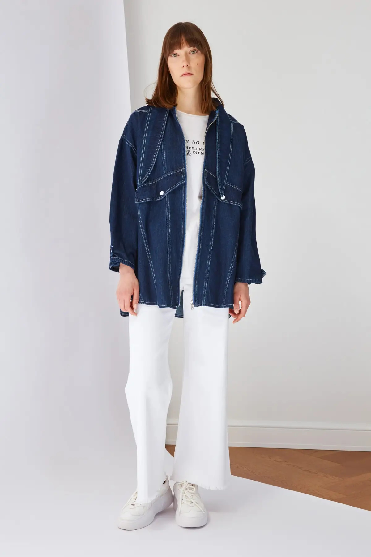 

Trendyol Collar Detailed Denim Jacket TCTSS21CE0416