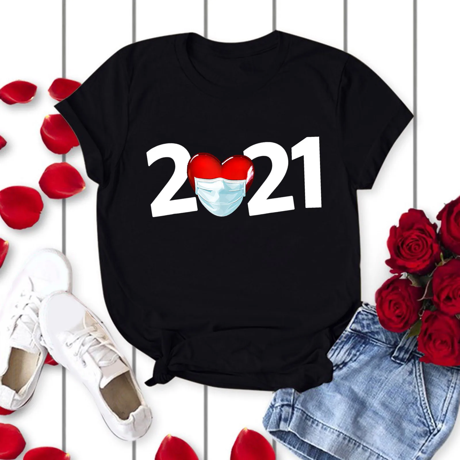 

Женская короткая спортивная рубашка с буквенным принтом