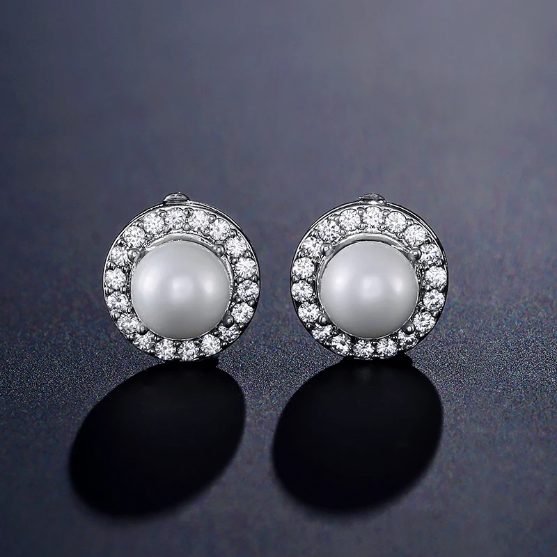 

Korean Style Sweet Cute White Pearl Stud Earrings for Womens Fashion Simple Jewelry Wedding Party Accessories Ladies Gifts
