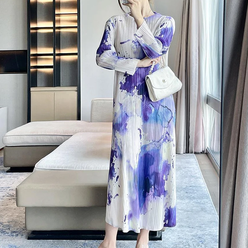 Женское платье с абстрактным принтом облегающее длинное в стиле ретро осень 2024