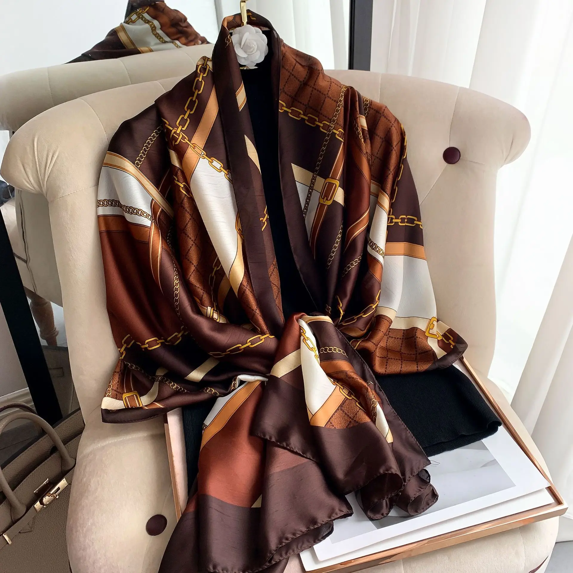 

2022 Brand Designer Silk Scarf Female Foulard Bandana Long Shawls Wraps Winter Neck Scarves Pashmina Lady Hijab Luxury New