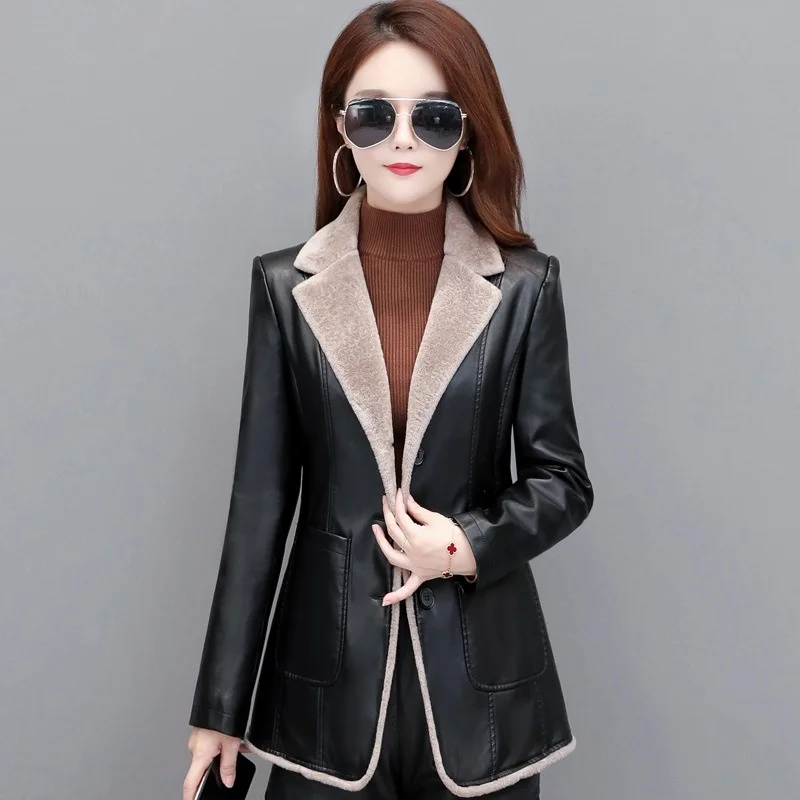 100% genuine real Autumn 2023 New Haining Sheepskin Garment Women's Short Plush Thickened Oversized Leather Jacket