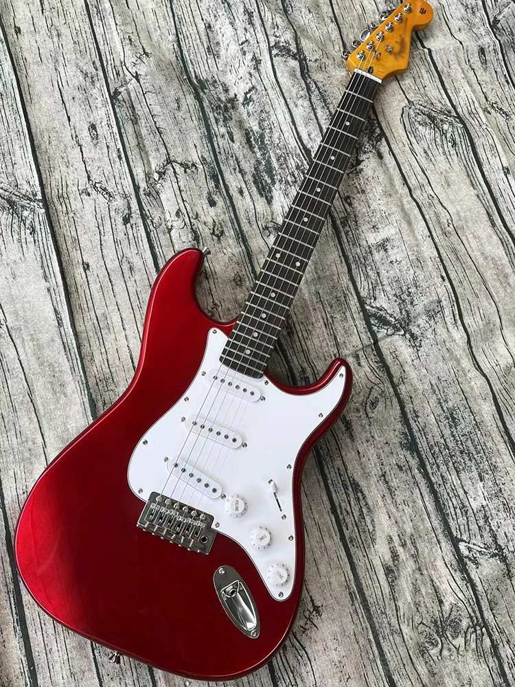 

Classic brand electric guitar, quality accessories, moving timbre, comfortable feel, free delivery to home.
