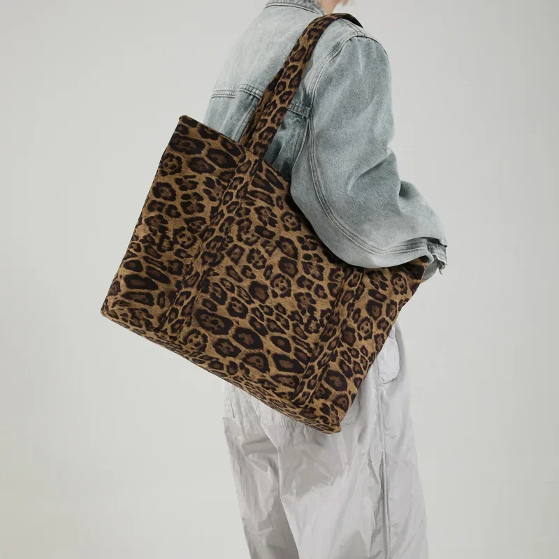 Большая вместительная модная сумка на плечо с леопардовым принтом женская новая