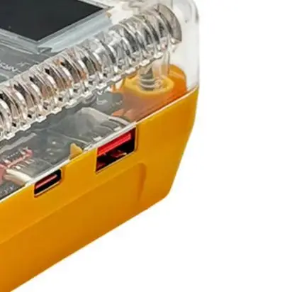 Фото Желтый адаптер быстрой зарядки мощностью 138 Вт с выходом USB Type-C и охлаждающим вентилятором для зарядки аккумуляторов электроинструментов и цифровых устройств №1