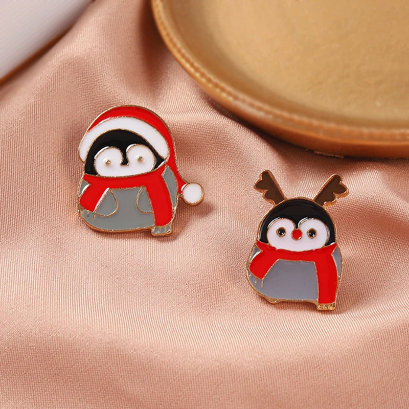 

2 Pcs Cute Snowman Christmas Alloy Brooch Lapel Enamel Pin Badges Bag Clothes Backpack Accessories Gift For Men Women Jewelry