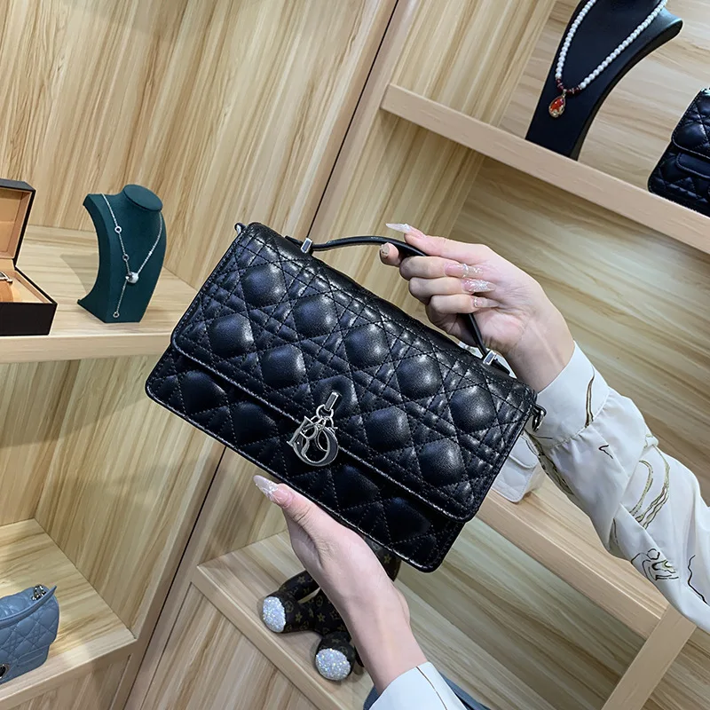 Новинка лета 2024 Высококачественная сумка в стиле Feeltweed классическая с цепочкой