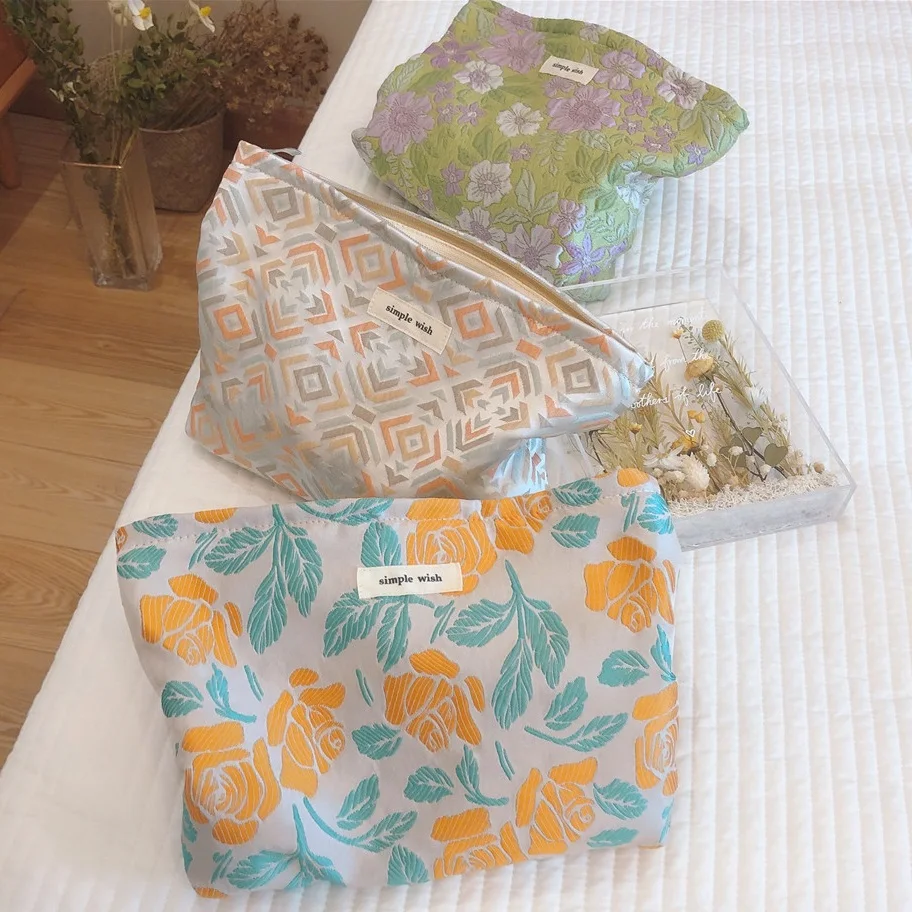 

Vintage Cotton Floral Makeup Bag for Women Casual Make Up Tool Organizer Purse Travel Toiletry Bag Cosmetics Beauty Pencil Cases