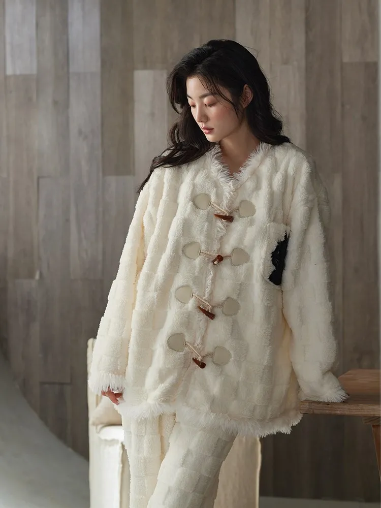 Пижамы из кораллового флиса женские осенне-зимние новинки 2024 теплый