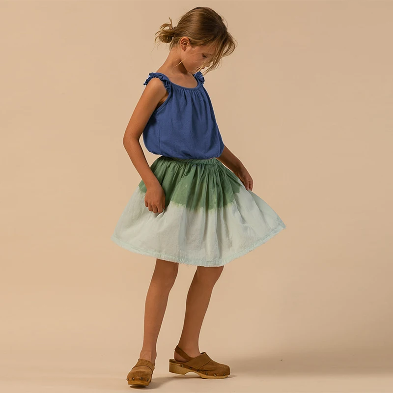 

100% хлопок, синие топы с оборками для девочек, летняя новая детская повседневная ткань без рукавов, с эластичным поясом TZ236