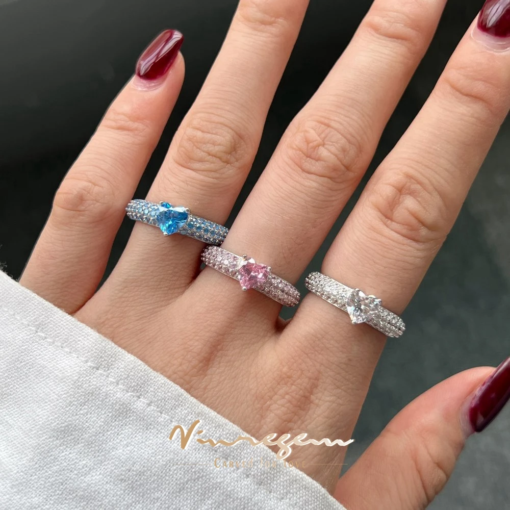 Женское кольцо из серебра 100% пробы с сапфировым камнем