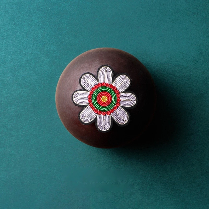 

Цветочный значок из индийского шелка с вышивкой каннетил, нашивка из проволоки, брошь, булавка для одежды, сумки, шляпы, аппликация в стиле б...