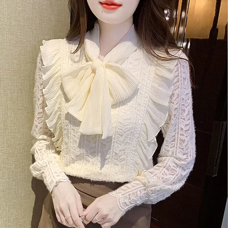 Модная женская блузка с кукольным воротником и оборками бархатная утепленная