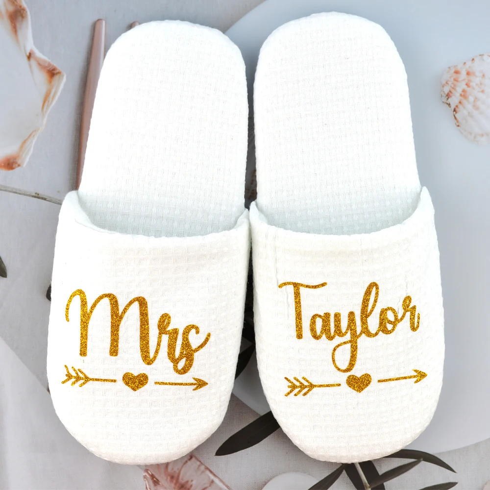 

Customized Wedding Bridesmaid Bread Travel Party Slippers Personalized Non Slip Hotel Waffle Weave Guest Slippers Bathroom Shoes