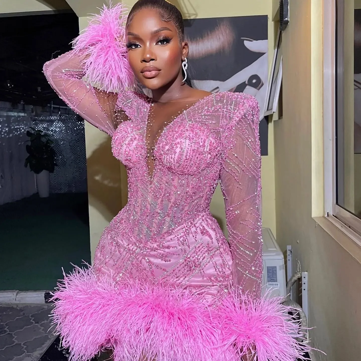 

Glitter Pink Beading Short Prom Dresses with Feathers Chic Above Knee Beaded Lace Birthday Dress for Black Girls robes de soirée