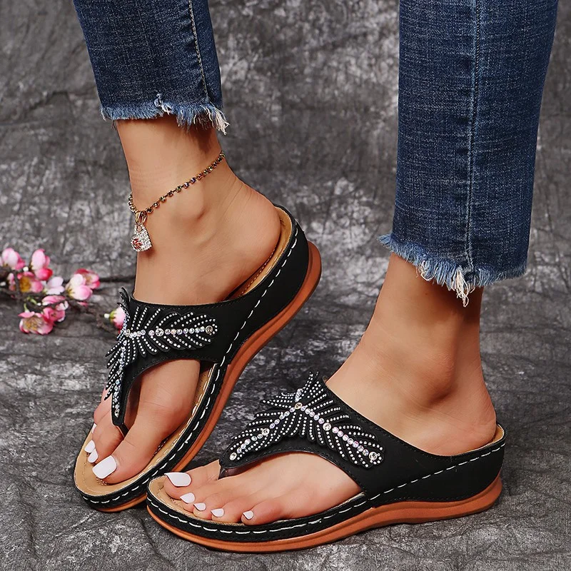 

Europe and America 2023 New Slipper Women's Fashion Rhinestone Wedge Sandals Plus Size Thick Soled Flip-flops Women's Shoes35-43
