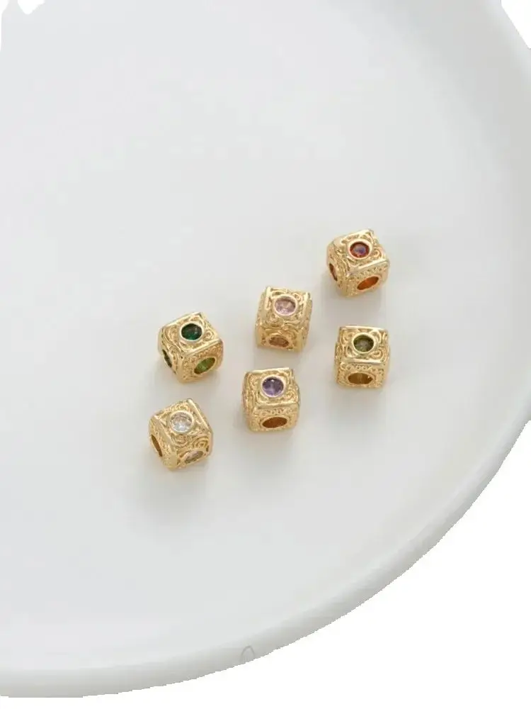 14-каратное золотое ретро-узор окруженное красочными циркониевыми квадратными