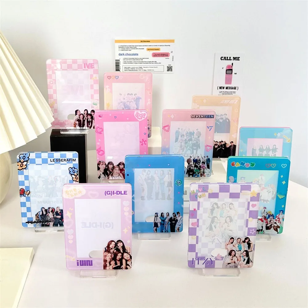 

KPOP Stray Kids Aespa IVE LESSERAFIM GIDLE ITZY ATEEZ Acrylic Card Holder Idol Group Photo Cards Display Stand Fans Collection