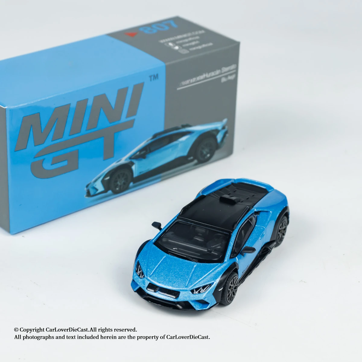 Фото Модель автомобиля MINIGT 1:64 Huracán Sterrato Blu Aegir №1