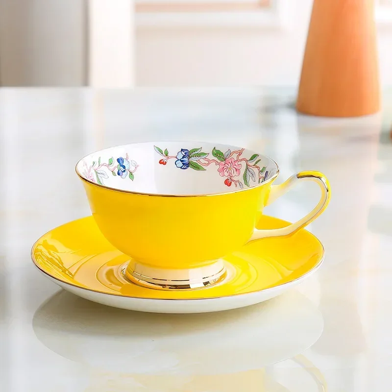 

Набор кофейных чашек из костяного фарфора 8 цветов