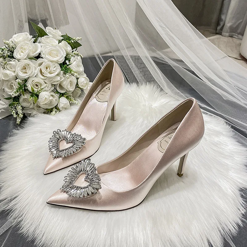 

Women Wedding Shoes Plus Size 33-43 2022 Satin White Ladies Pumps Bridesmaid Bridal Heels Heart-pattern Female Party Dress Shoes