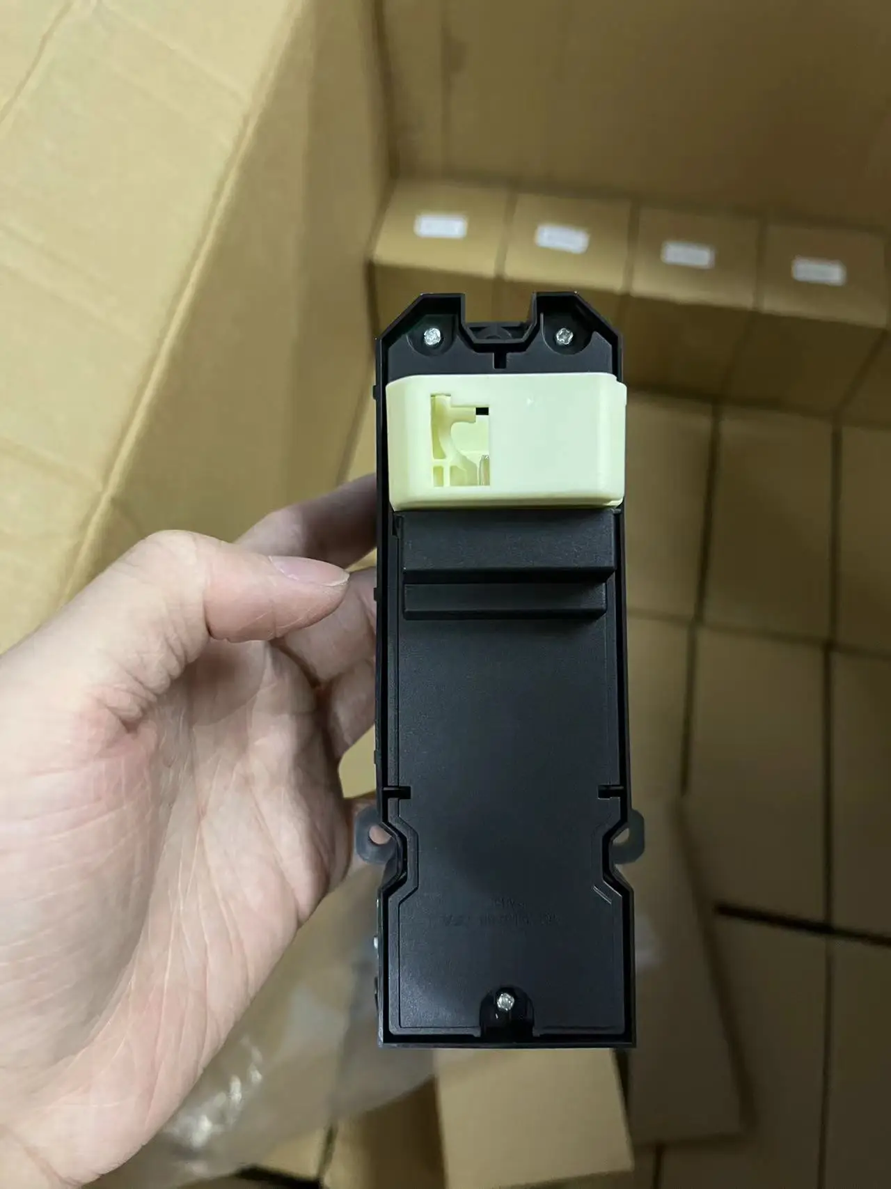 Переключатель Стеклоподъемника для игрушек-ota Hilux VIII MK8 AN120 2015-2019 84820-0K270 84820-0K260