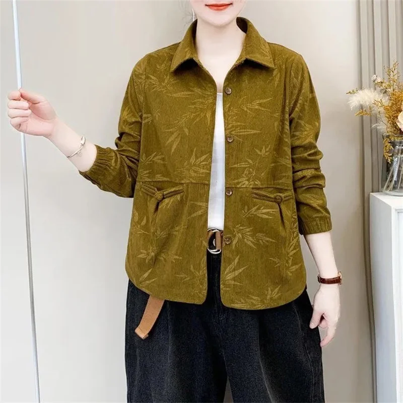 Женская Вельветовая рубашка с длинным рукавом среднего возраста