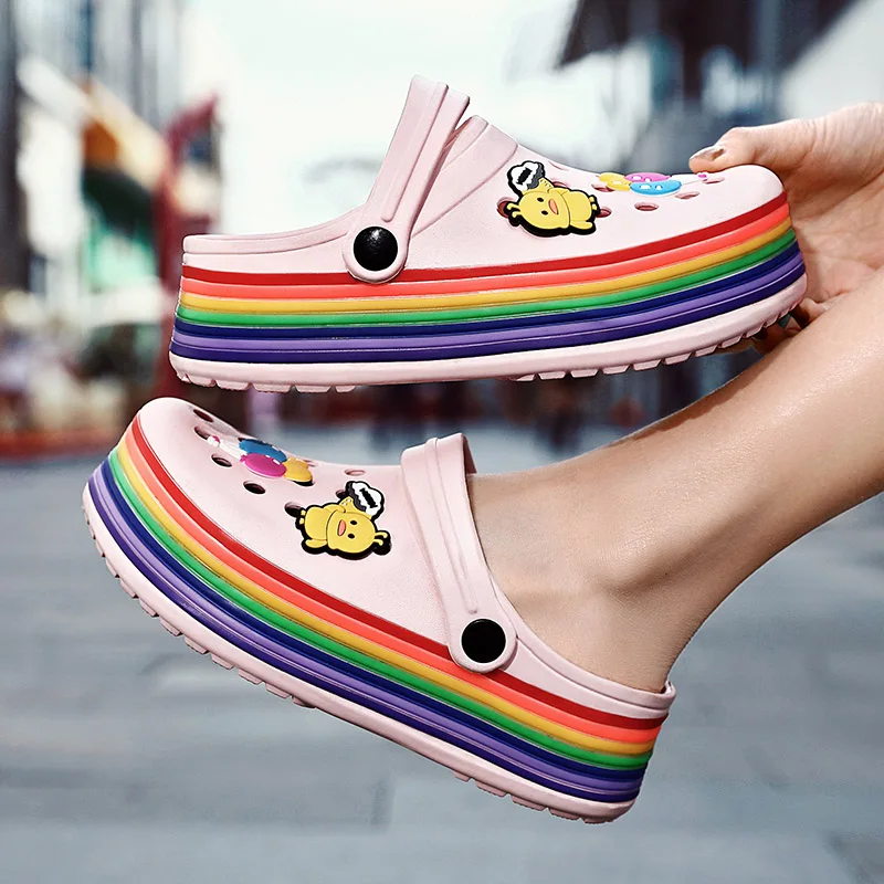 

2022 New Summer Pink Cartoon Slip on Women Clogs Rainbow Platform Women's Garden Shoes Cute Duck Sandals for Women Zapatos