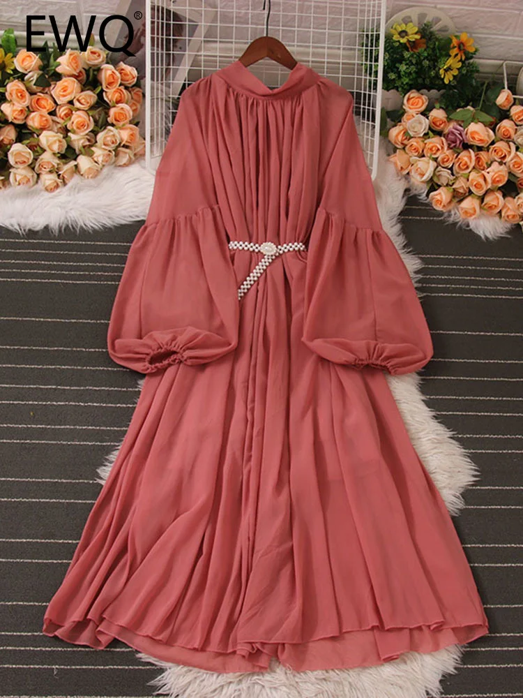 Женское платье-трапеция с длинным рукавом-фонариком и высокой талией