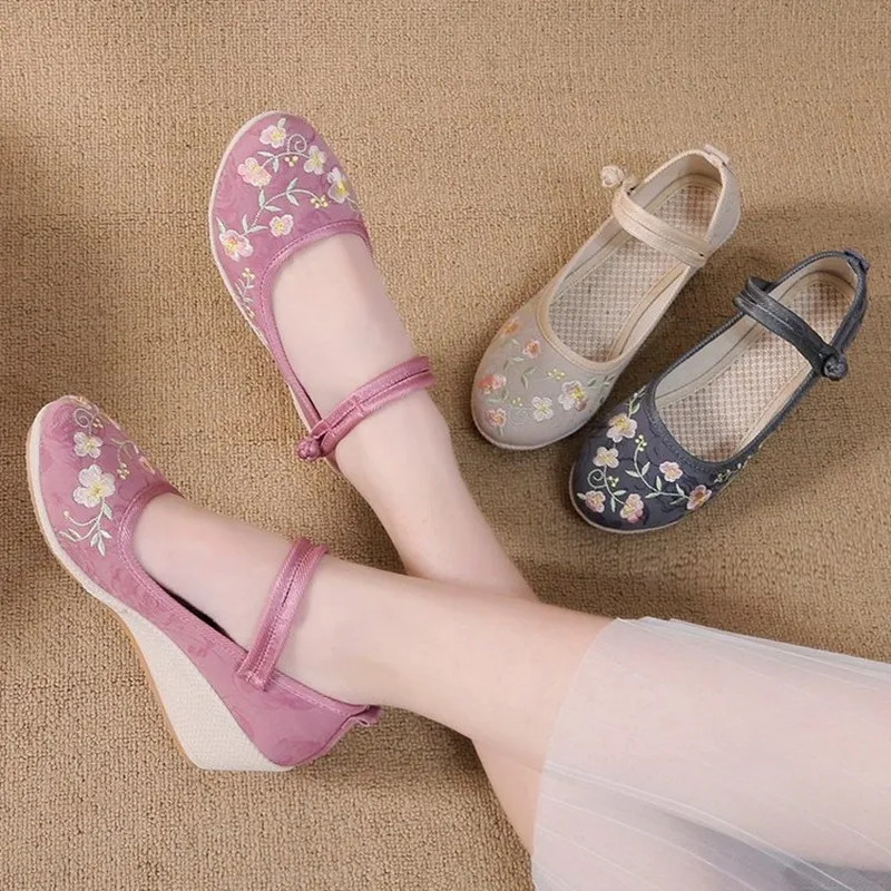 

Женские холщовые туфли на танкетке, винтажные удобные повседневные Элегантные туфли в китайском стиле с цветочной вышивкой и пряжкой, весн...