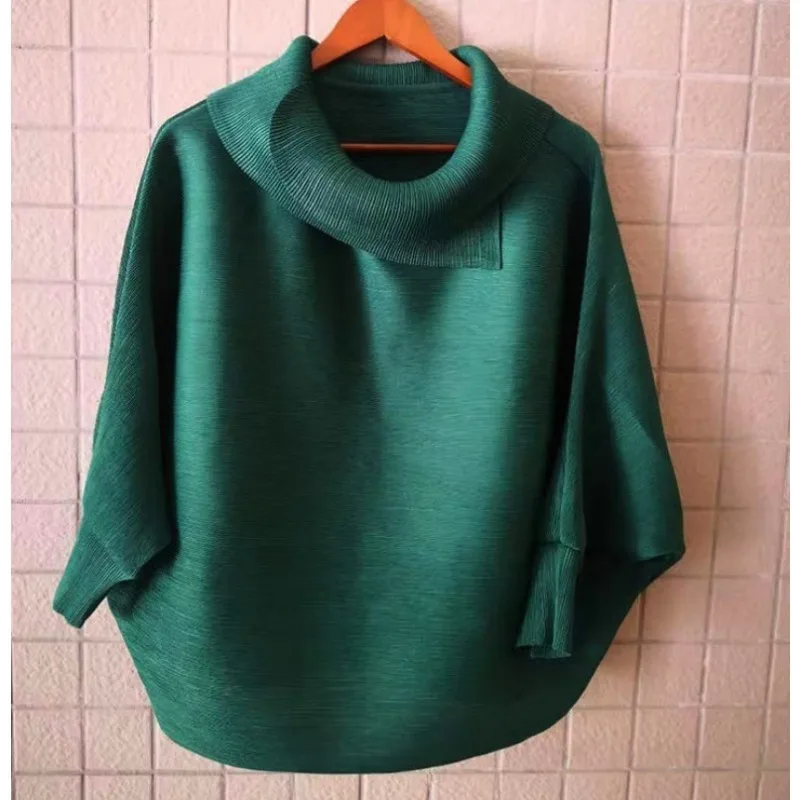 

Свитшот женский плиссированный с воротником-шарфом и рукавами «летучая мышь»