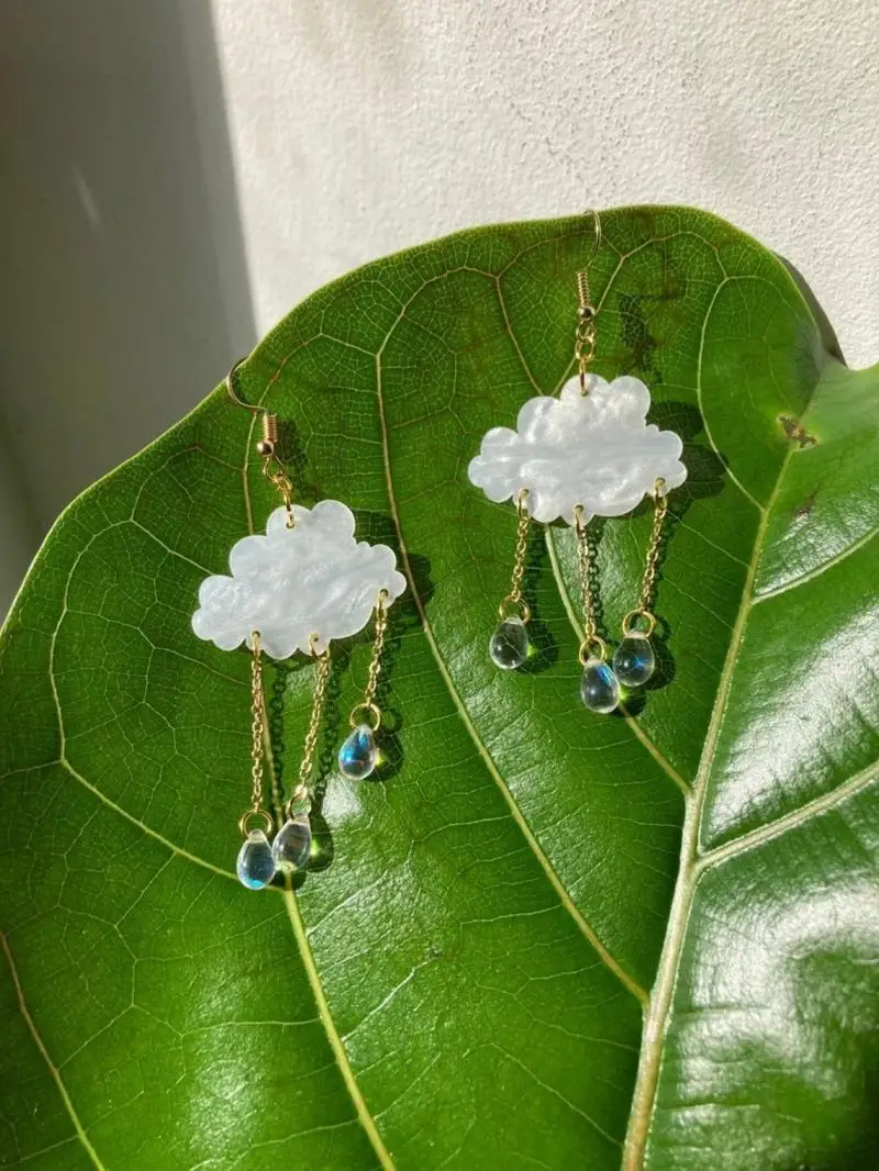 

Cute and delicate acrylic rain cloud tassel earrings for girls ladies zircon teardrop earrings party elegant sweet jewelry