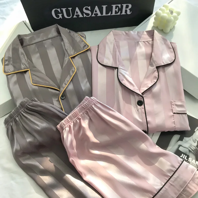 

Пижама в полоску для пар, Тонкая шелковая одежда для сна, шорты с коротким рукавом, милый Атласный Костюм, домашняя одежда для мужчин, большие размеры 5XL, на лето