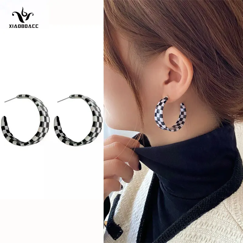 

XiaoboACC 925 Silver Needle Contrast Color Earrings for Women Retro Circle Wild Stud Ear Jewelry Wholesale