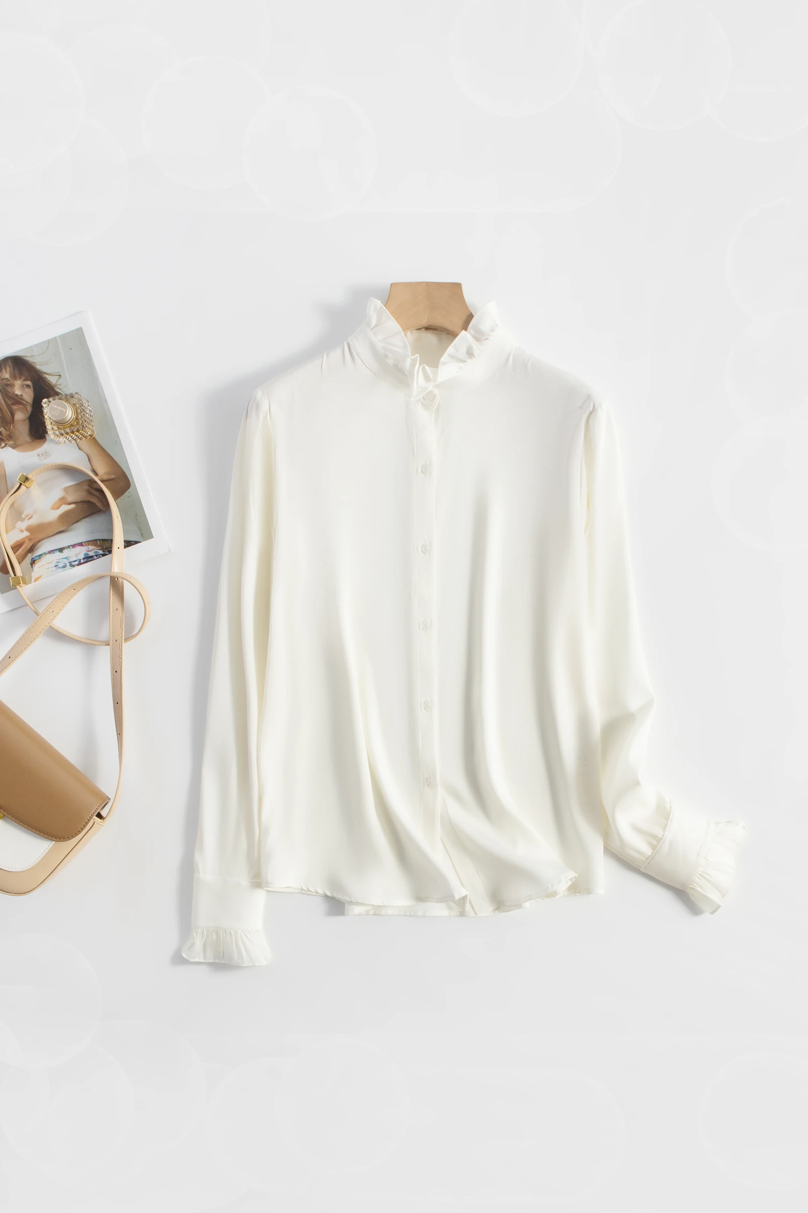 Женская эластичная рубашка с длинным рукавом белая из натурального шелка