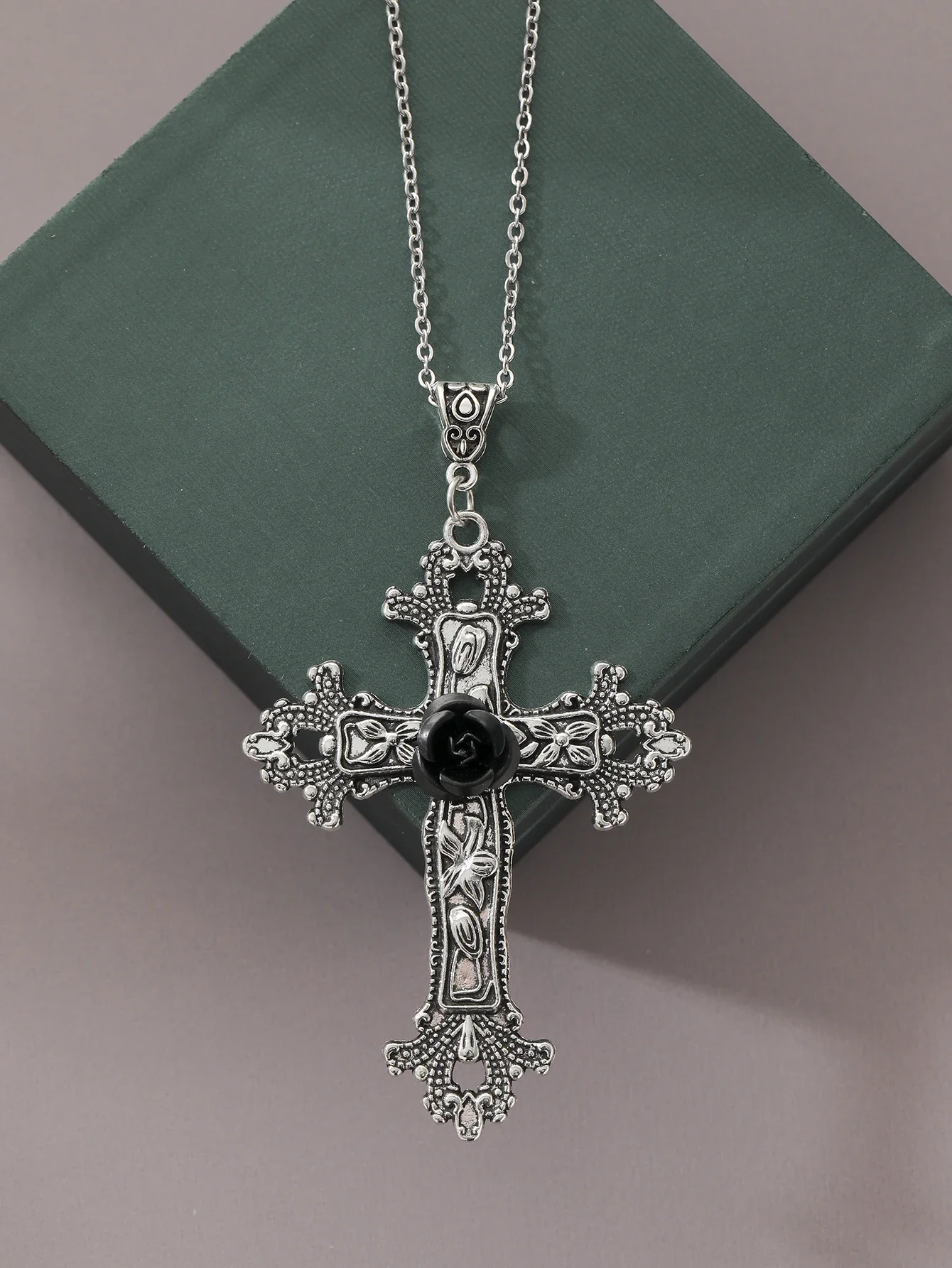 Ожерелье с подвеской в виде больших роз серебряный крест стиле ретро женский