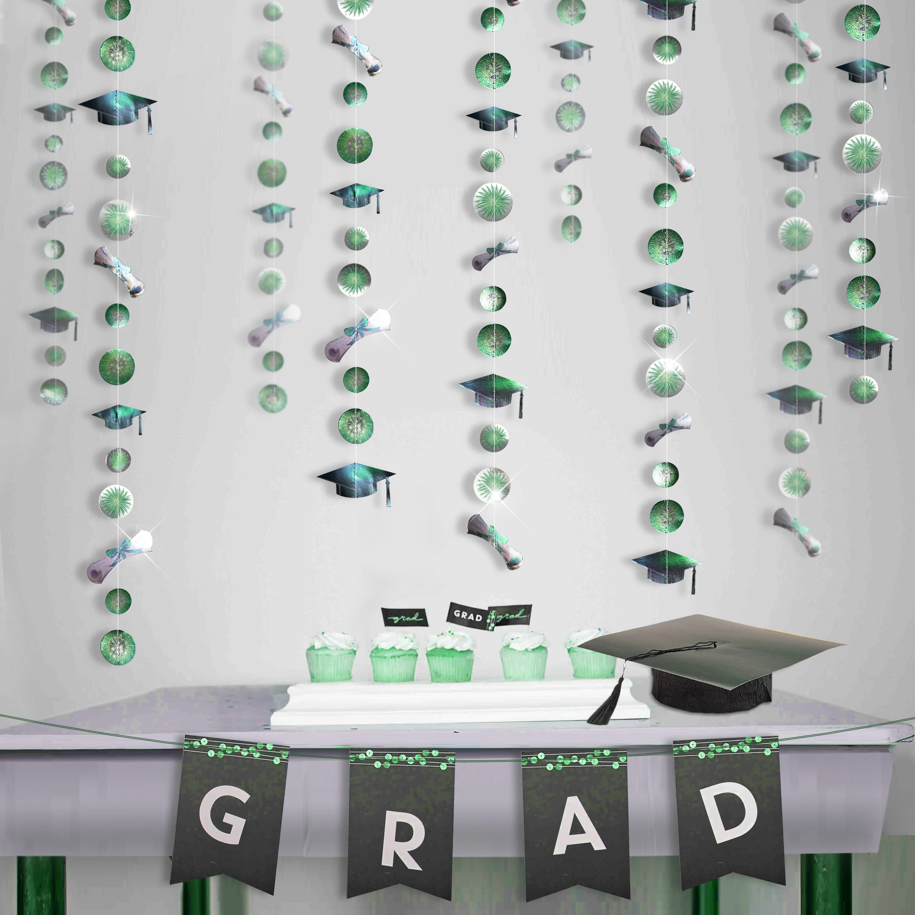 

2022 Green Black Circle Graduation Bachelor Hats Banner Paper Cap Garlands School Celebrations Grad Photo Booth Props Decoration