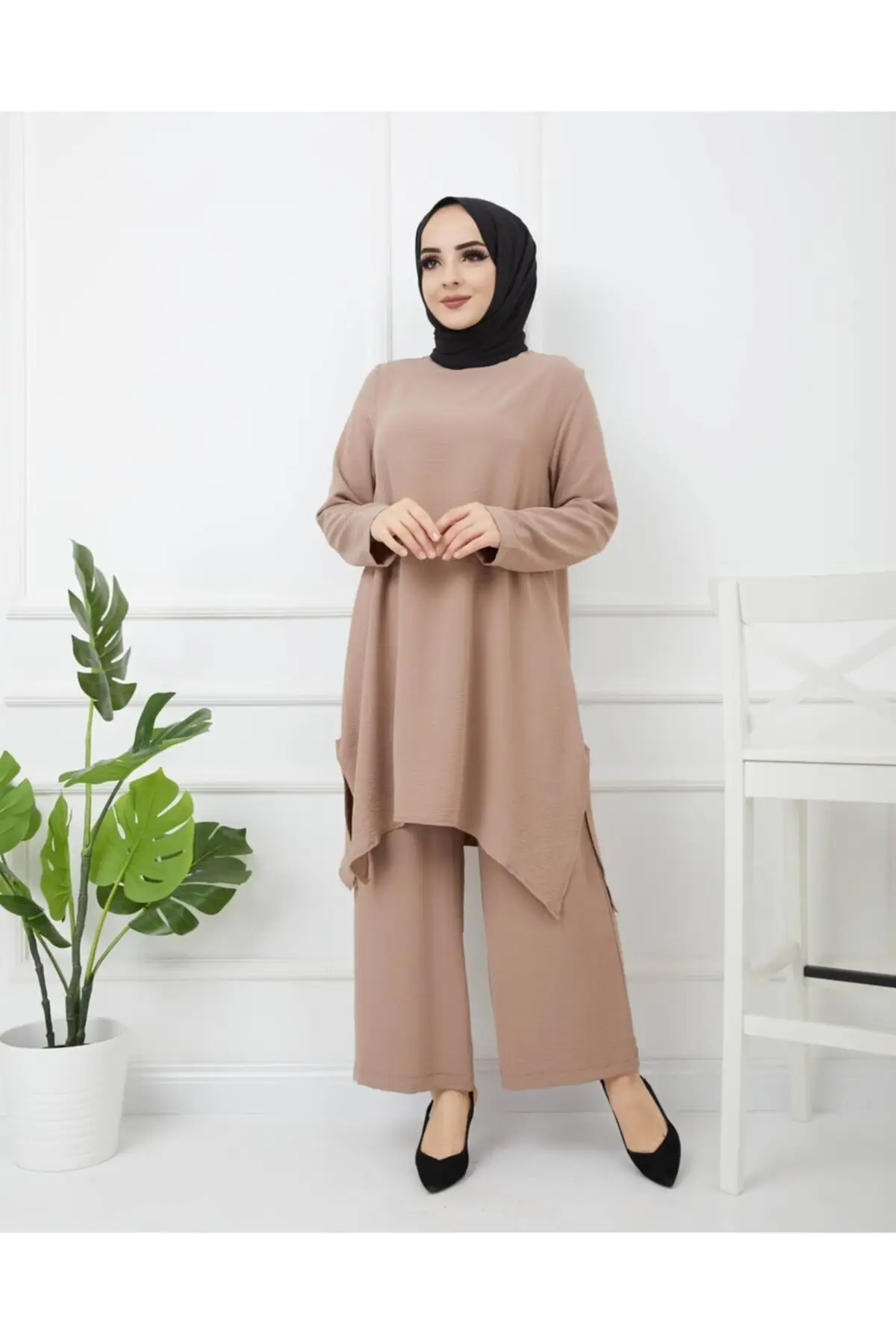 

Women's Beige Side slit Salas Double Team Women Muslim Suit