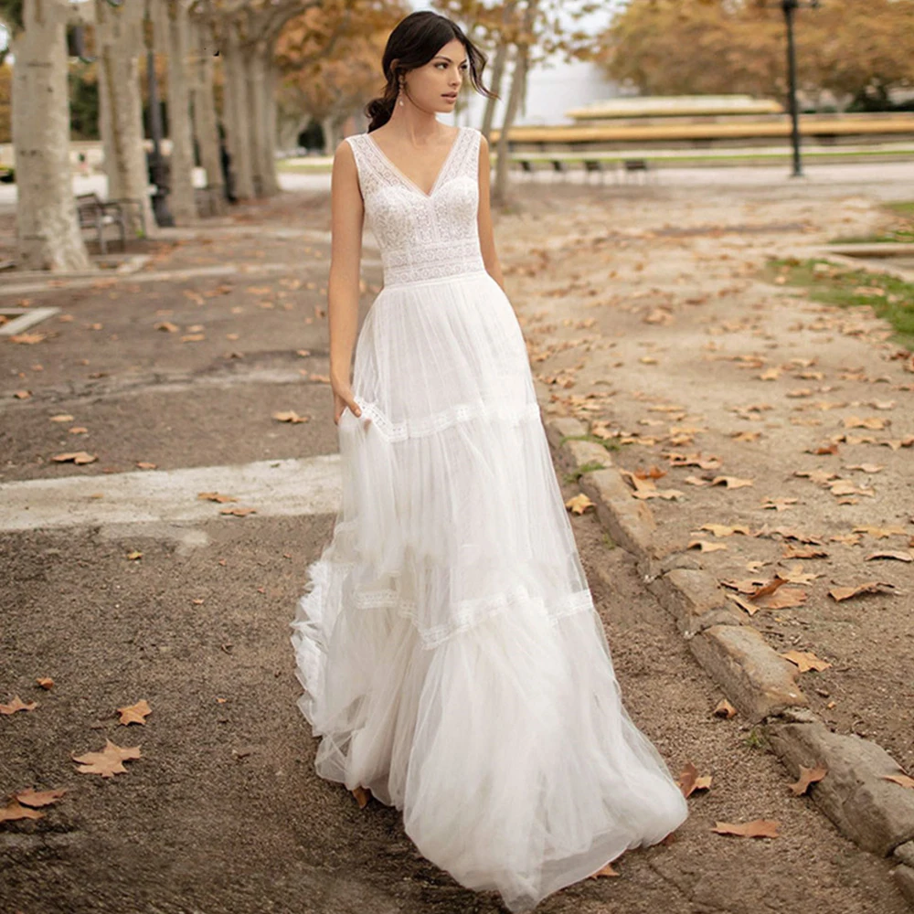 

Classic Simple Wedding Dresses V-Neck Sleeveless Tulle Wedding Gowns A-Line Sweep Train Floor Length Flower Lace New Bride Dress