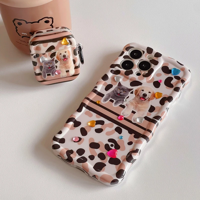 

Cute Cat And Dog Phone Case For iPhone 11 12 13 14 Pro Max Mini XR XS X 7 8 Plus SE2022 Luxury Shockproof Wavy Border Back Cover